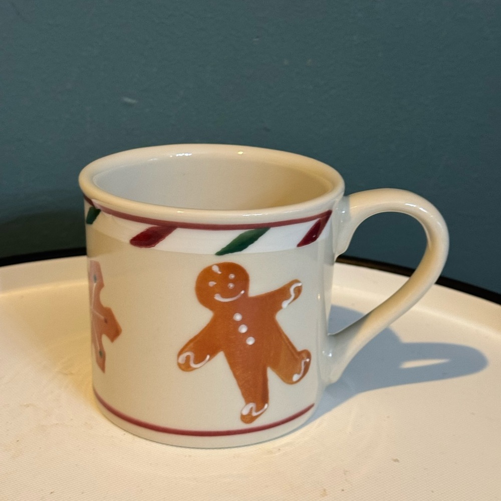 STARBUCKS Hartstone Pottery Christmas Gingerbread Man Mug 12 Oz Hand Painted